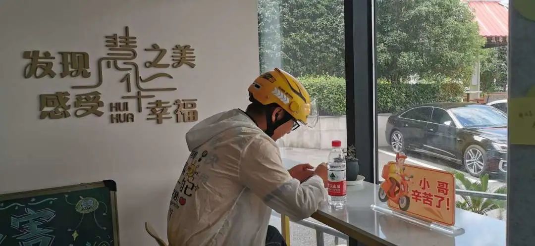 小哥了解服务器性能与价格关系