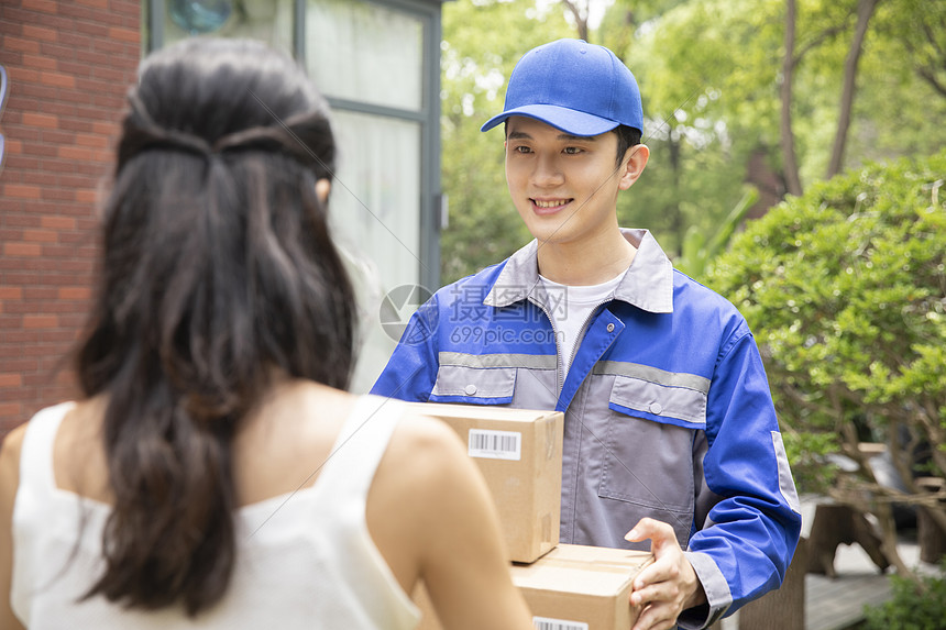 小哥了解服务器储存速度的实时数据