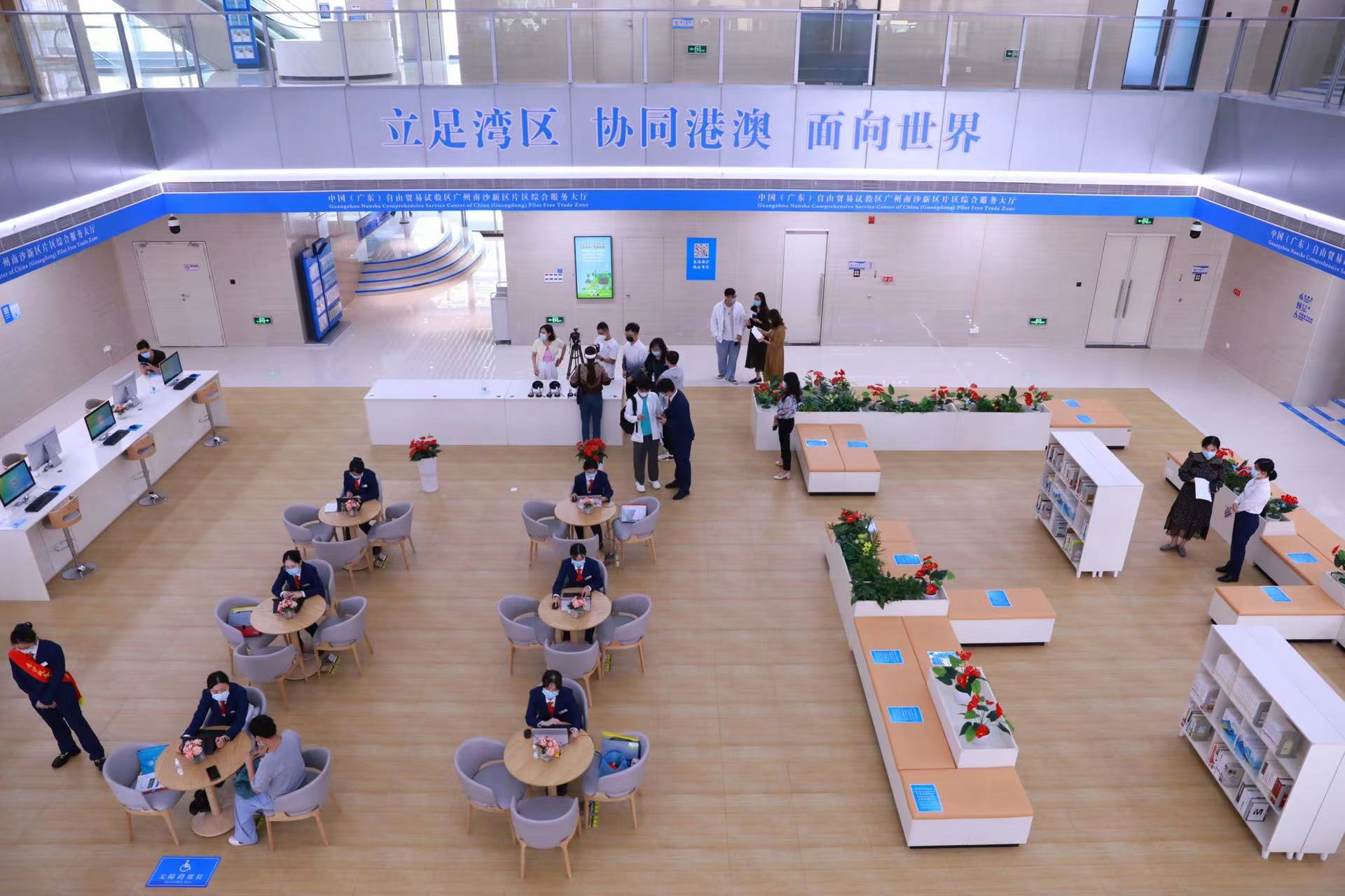 服务器年限对特岗服务的影响与考量