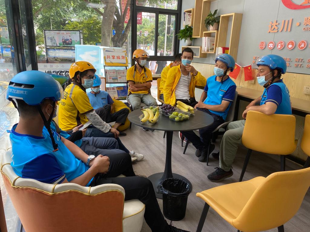 小哥了解不同品牌与配置带来的价格差异