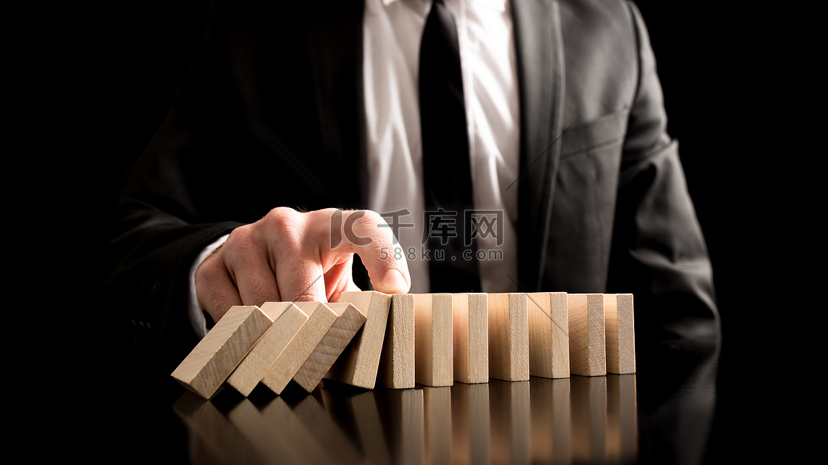如何避免服务员偷拿营业额