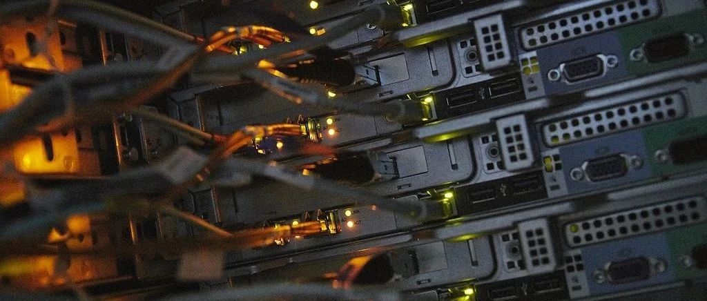关于服务器托管的服务与支持联系方式