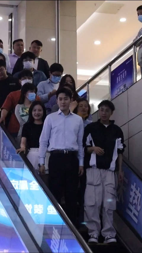 小哥了解不同规格和选择的成本差异